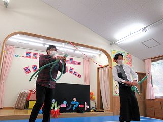 1118