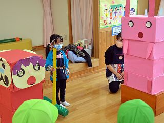 1116