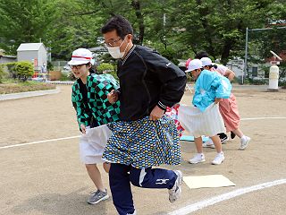 052106