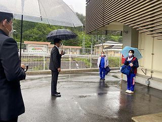 060900