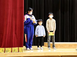 100521