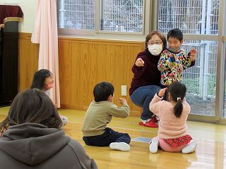 120303
