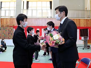 032808