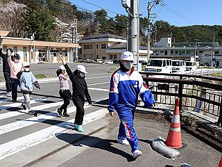 041053
